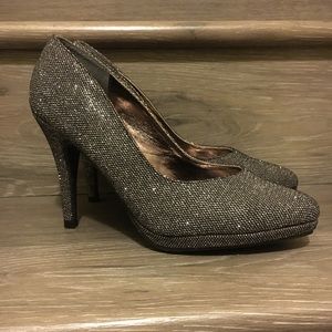 Sparkly heels! 👠